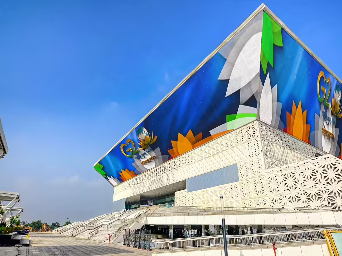 印度新德里LED展会现场盛况，展示LED全产业链产品与技术